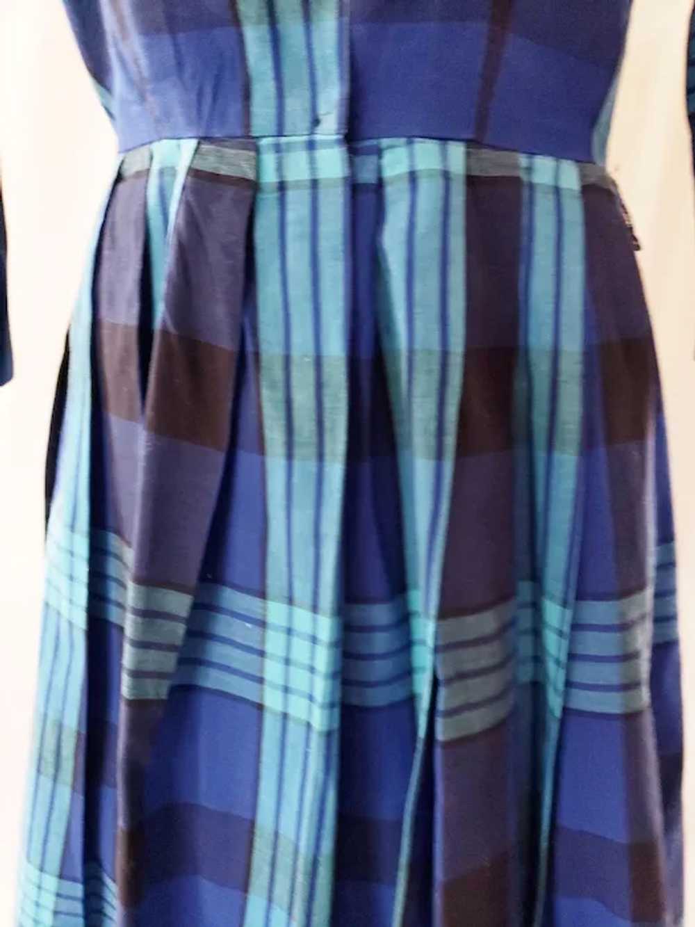 CRISP, BRIGHT Shirtwaist 1960's Dress - image 4