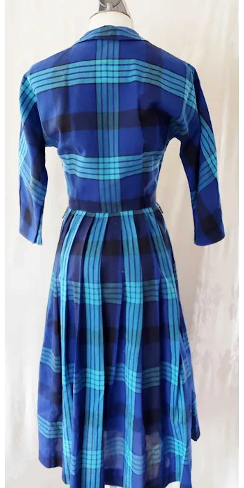 CRISP, BRIGHT Shirtwaist 1960's Dress - image 6