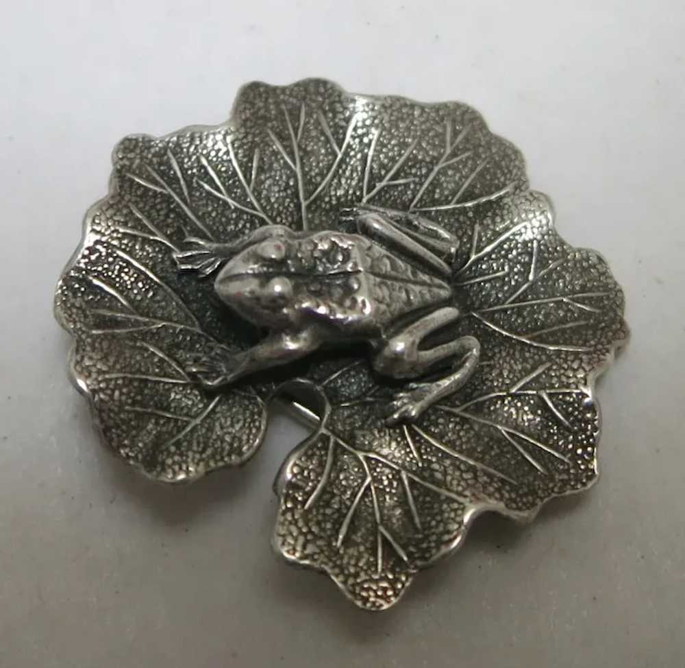 Sterling Silver Frog on Lily Pad Brooch Lang - image 3