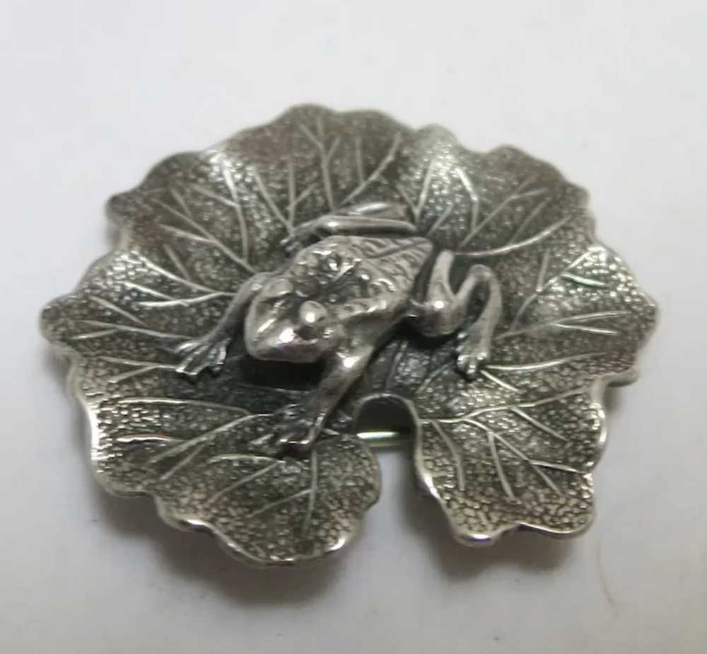 Sterling Silver Frog on Lily Pad Brooch Lang - image 4
