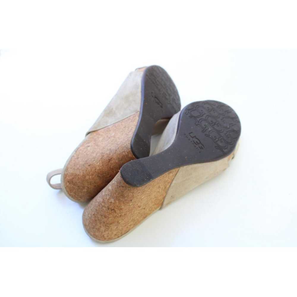 Ugg Sandal - image 10