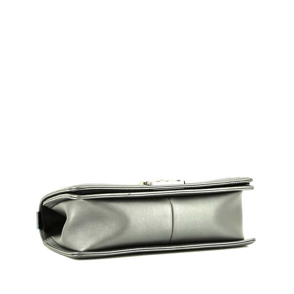 Chanel Boy shoulder bag in silver quilted leather… - image 6