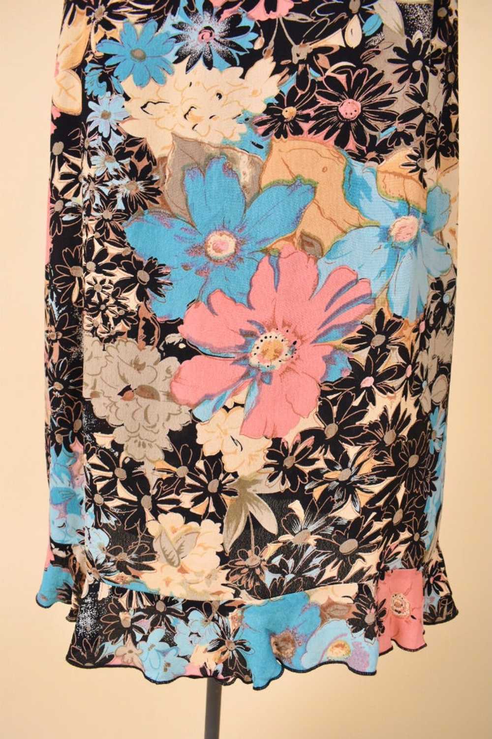 Black Pink and Blue Rayon Floral Ruffle Dress By … - image 7