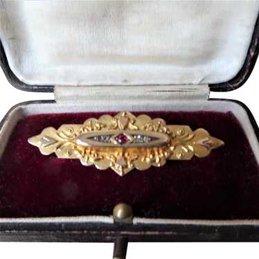 BEAUTIFUL Victorian Gold Brooch, Gem Set, Stunning