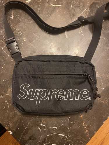 Supreme Supreme Duffle Bag (FW18) Purple