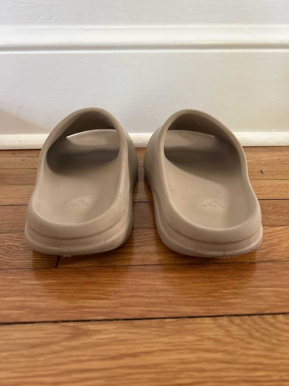 Adidas Yeezy slide pure size 9 - image 4