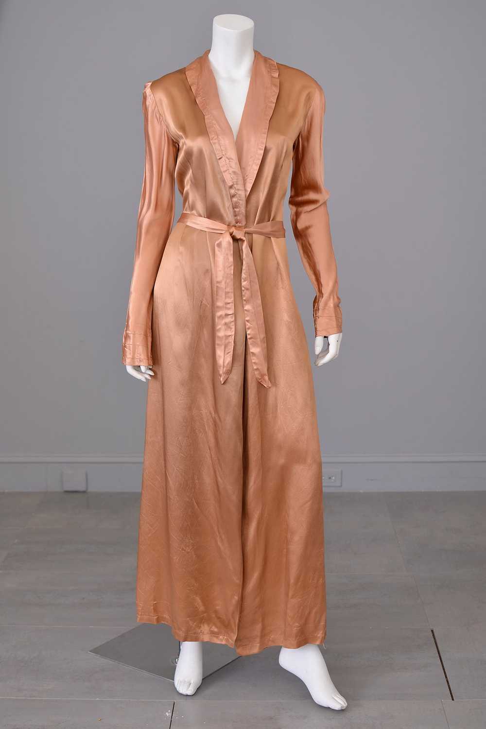1940s Copper Satin Lounging Robe - image 12