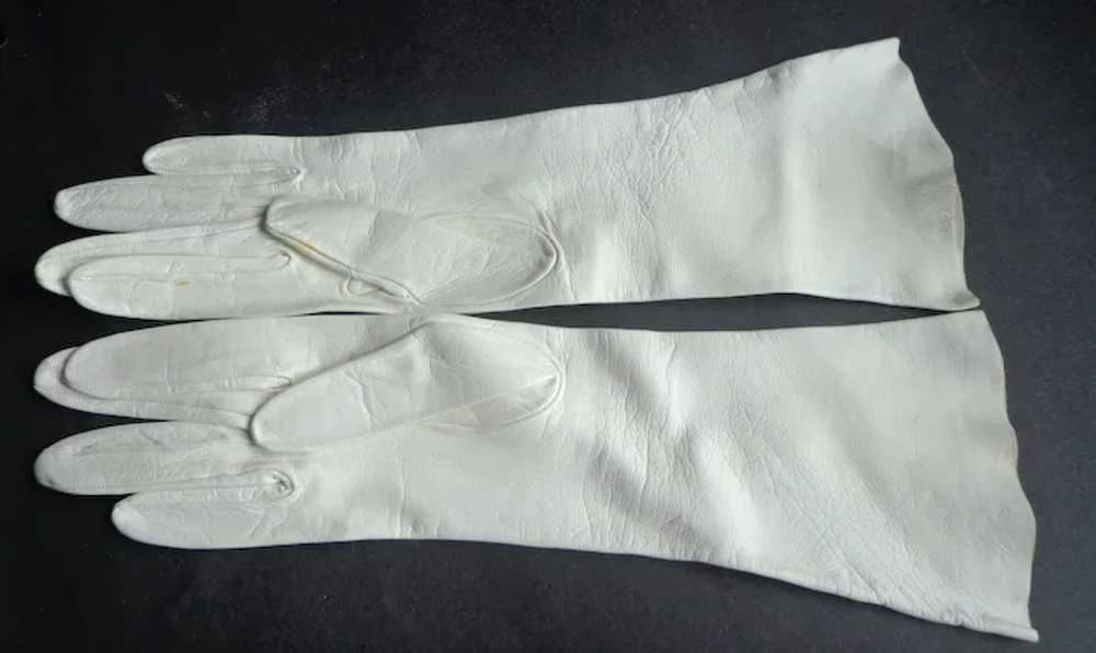 Long White Kid Leather Gloves.  Never Worn. Size … - image 3