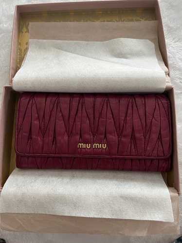 小物 Miu Miu Matelasse Jeweled Long Wallet miumiu Wallet Purse Long Wallet Materasse Red Gold Woman