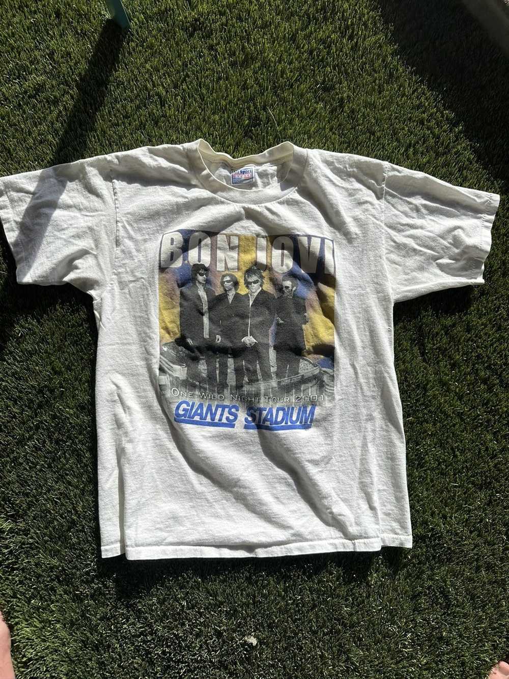 Bon Jovi × Rock T Shirt × Vintage Vintage Sold Ou… - image 1