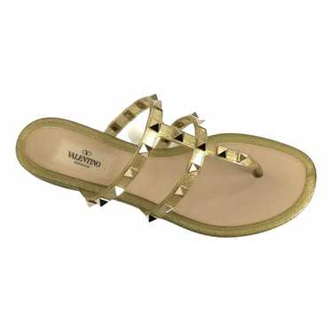 Valentino Garavani Rockstud flip flops