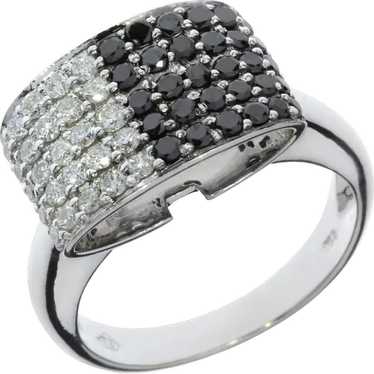 18K White Gold .92ctw Day and Night Diamond Ring