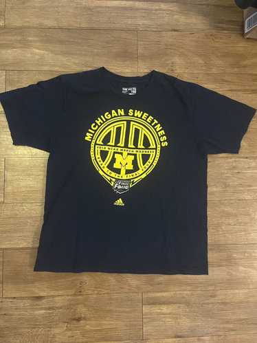 Adidas Michigan vintage basketball tee