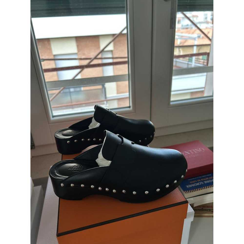 Hermès Calya leather mules & clogs - image 3