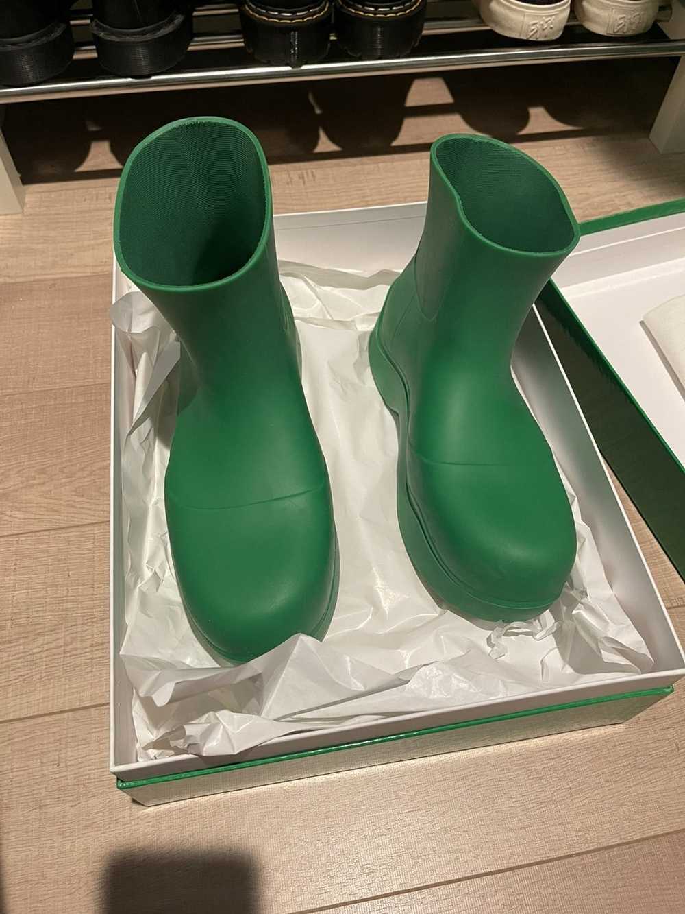 Bottega Veneta Bottega Veneta green Puddle boots - image 9