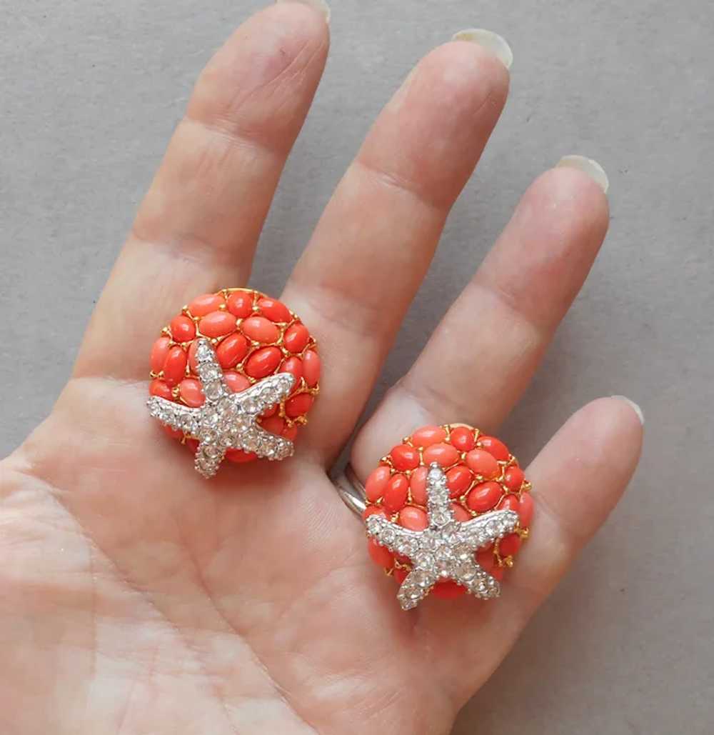 KJL Faux Coral Cabochon Earrings Starfish Clip On… - image 7