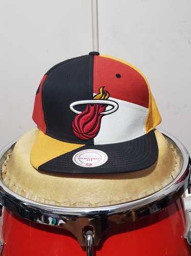 Miami Heat Snapback Mitchell & Ness Speckle Print Bill Cap Hat – THE 4TH  QUARTER