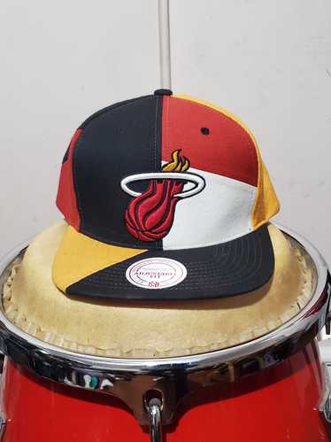 Mitchell & Ness Miami Heat Snapback Tri-color