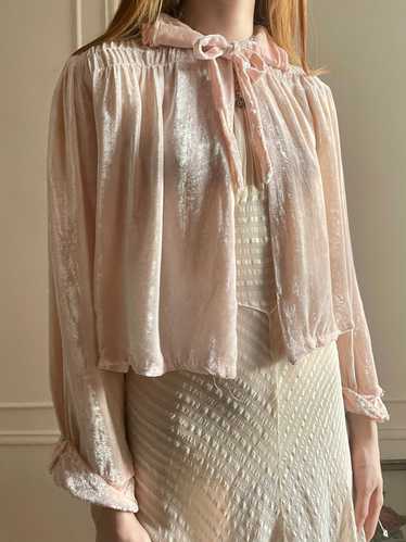 1930s Pale Pink Shimmering Silk Velvet Bed Jacket 