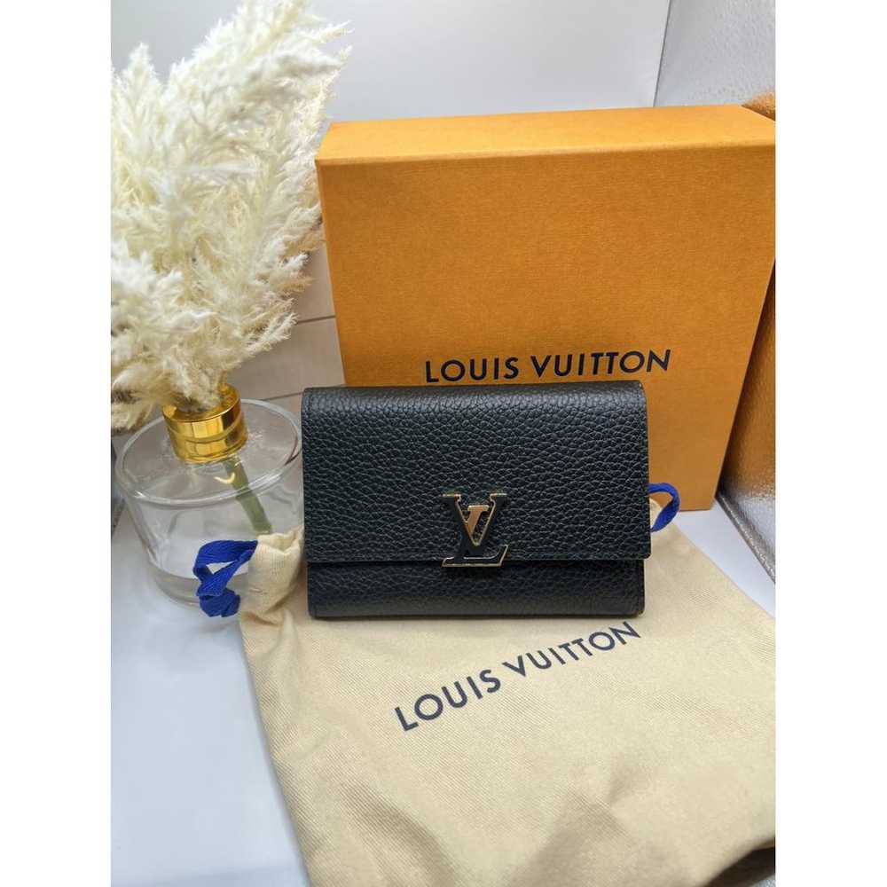 Louis Vuitton Capucines leather wallet - image 3