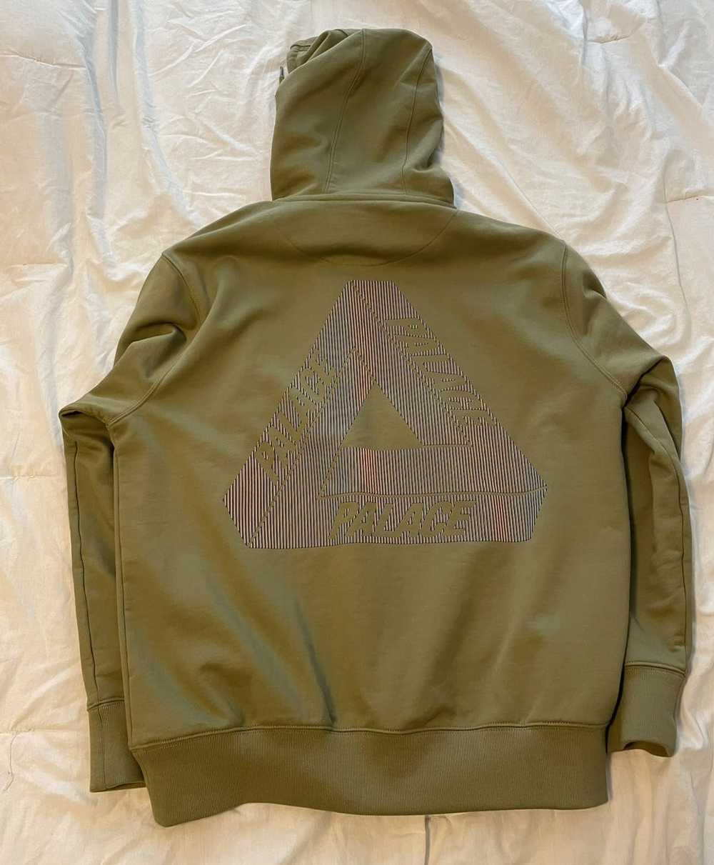 Palace Palace Tri-lenticular hood - image 2