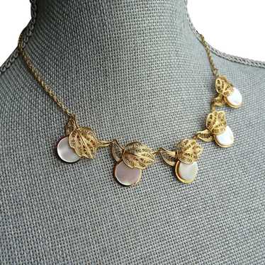 LOVELY Vintage 1950s  Necklace, Lustrous Mother o… - image 1