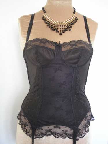 STUNNING CORSET/BASQUE RED and Black Boned, Gothic Size L £21.99