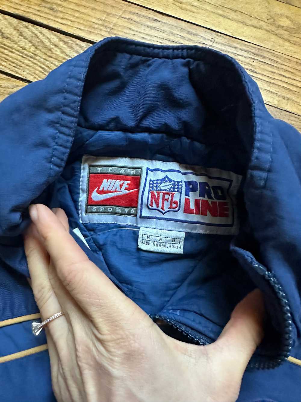 Denver Broncos 90's Nike Puffer Jacket - image 3