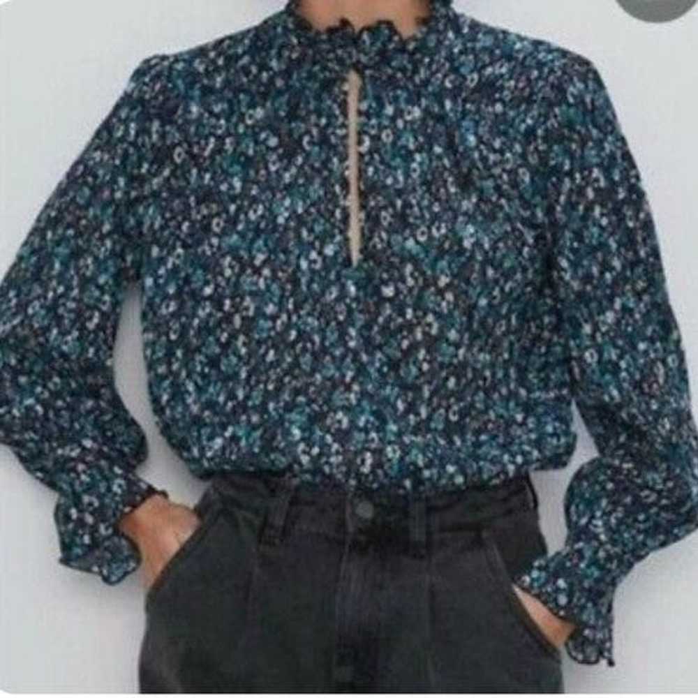 Zara ZARA Blue Ditsy Floral Ruffle Blouse Size Ex… - image 8