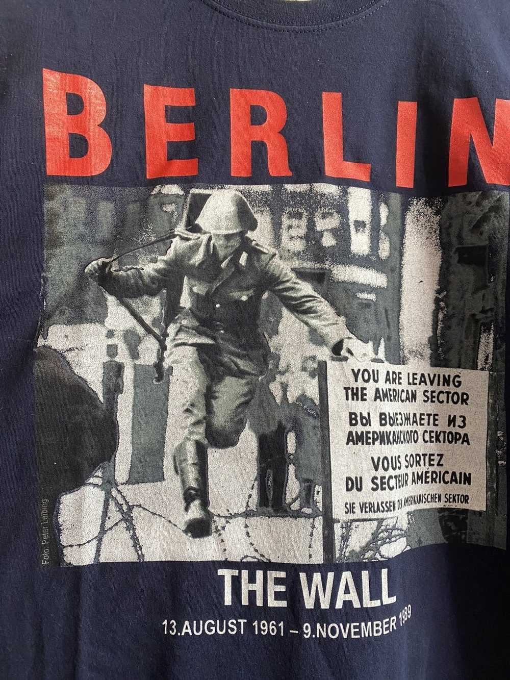 Vintage Vintage Berlin Wall t shirt photo by Pete… - image 2