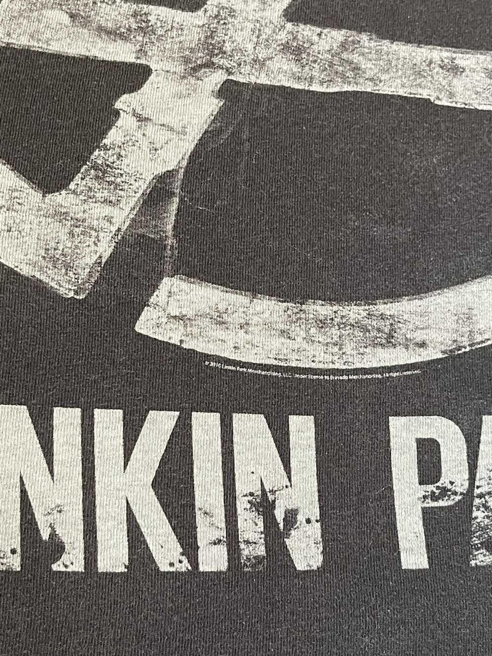 Rock T Shirt × Streetwear × Vintage 2010 Linkin P… - image 2