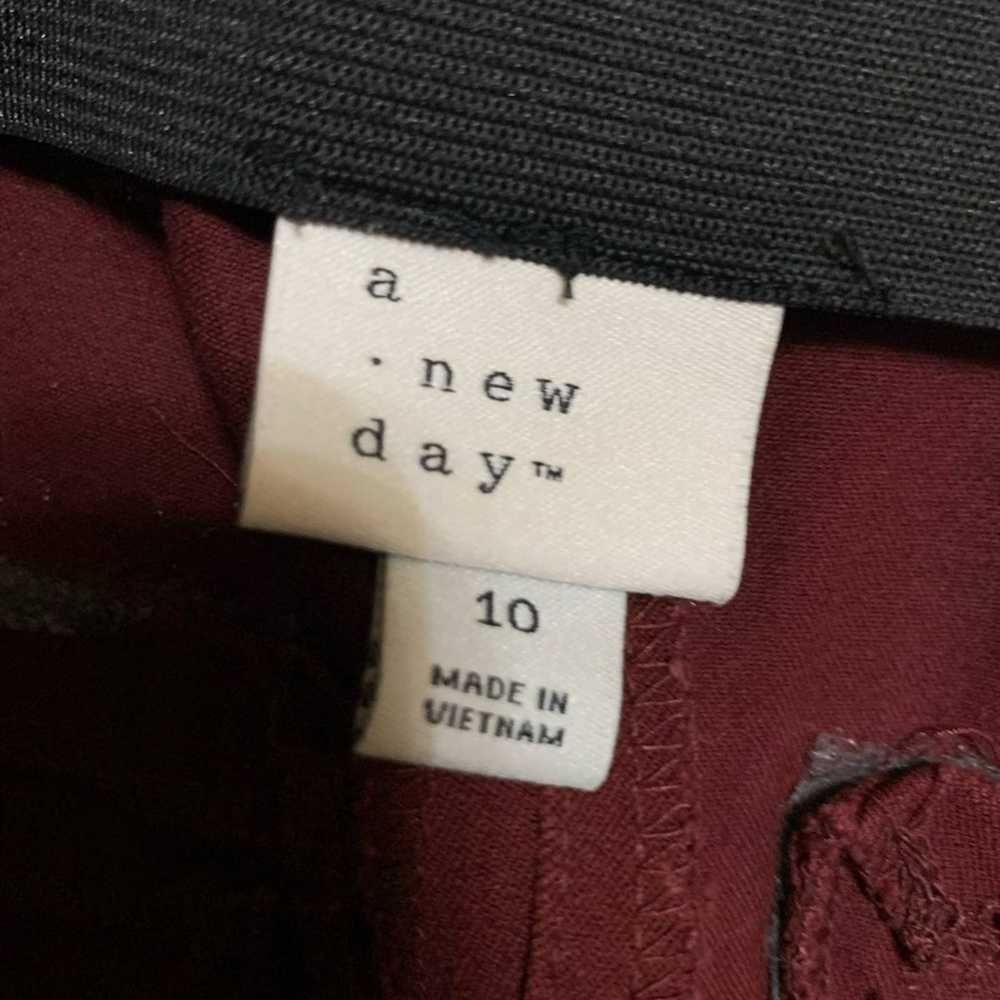 A New Cross A New Day Capri Stretch Pant Burgundy… - image 3