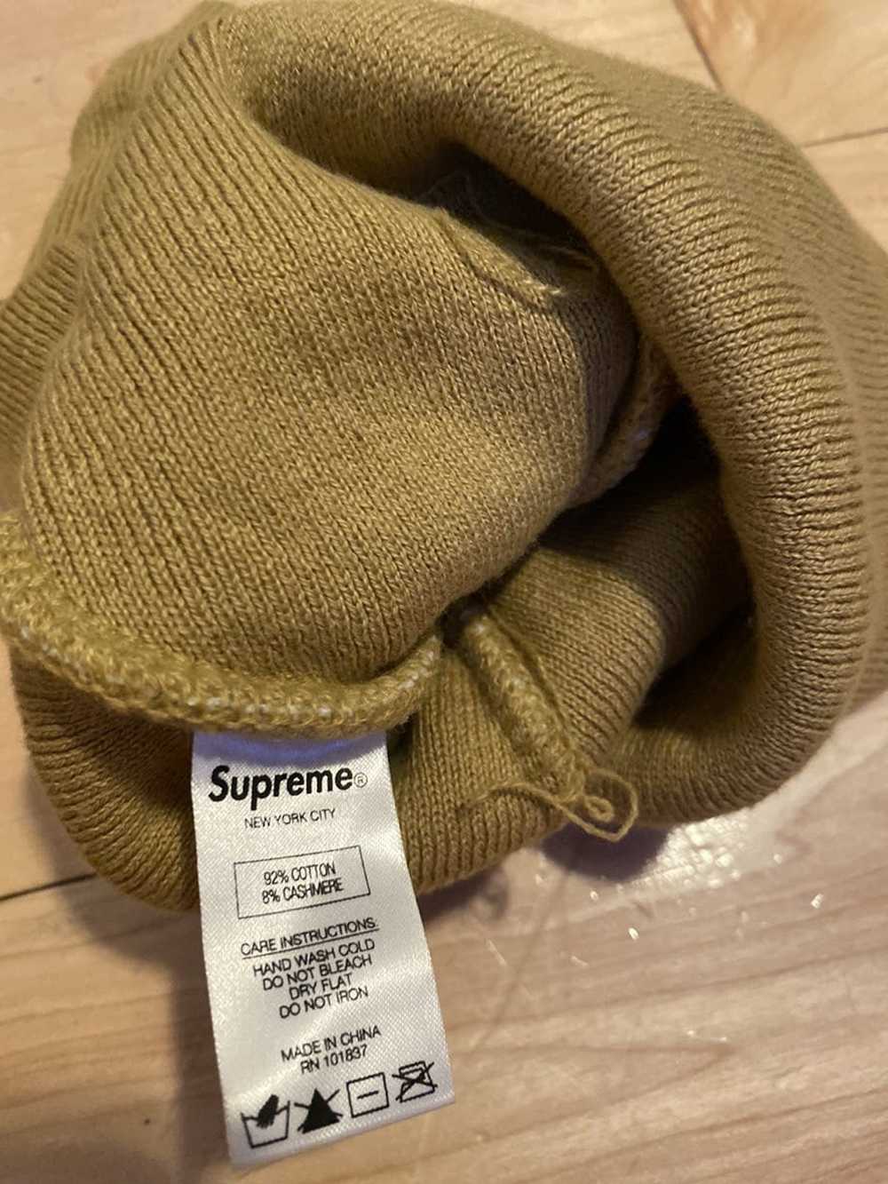 SUPREME BIG LOGO BEANIE ORANGE FW22 - HotelomegaShops