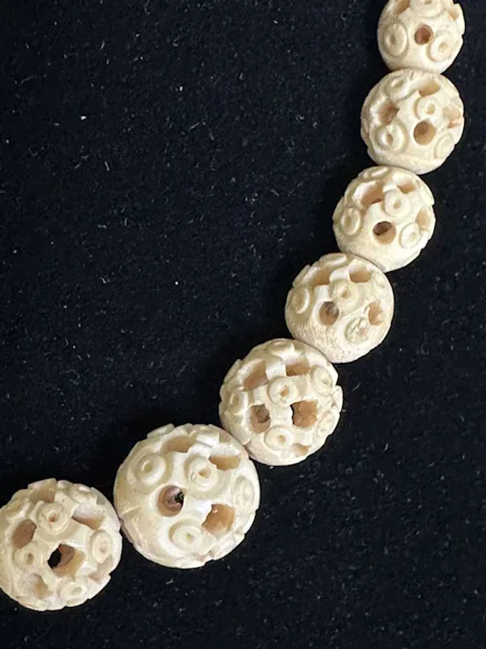 Vintage Carved Bone Graduated Bead Necklace - image 3