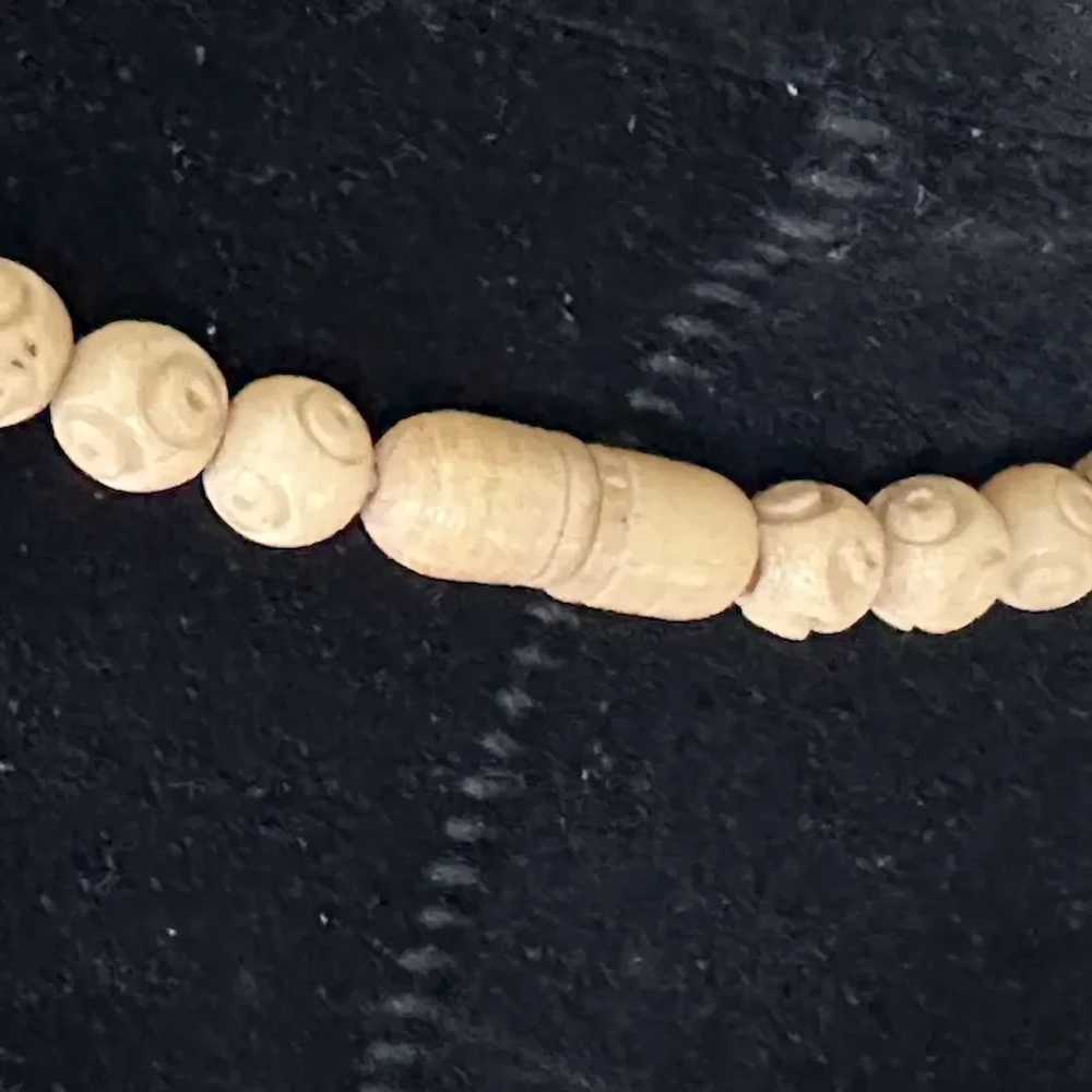 Vintage Carved Bone Graduated Bead Necklace - image 5