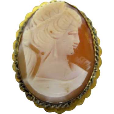 1940's Hand Carved Shell Cameo Brooch