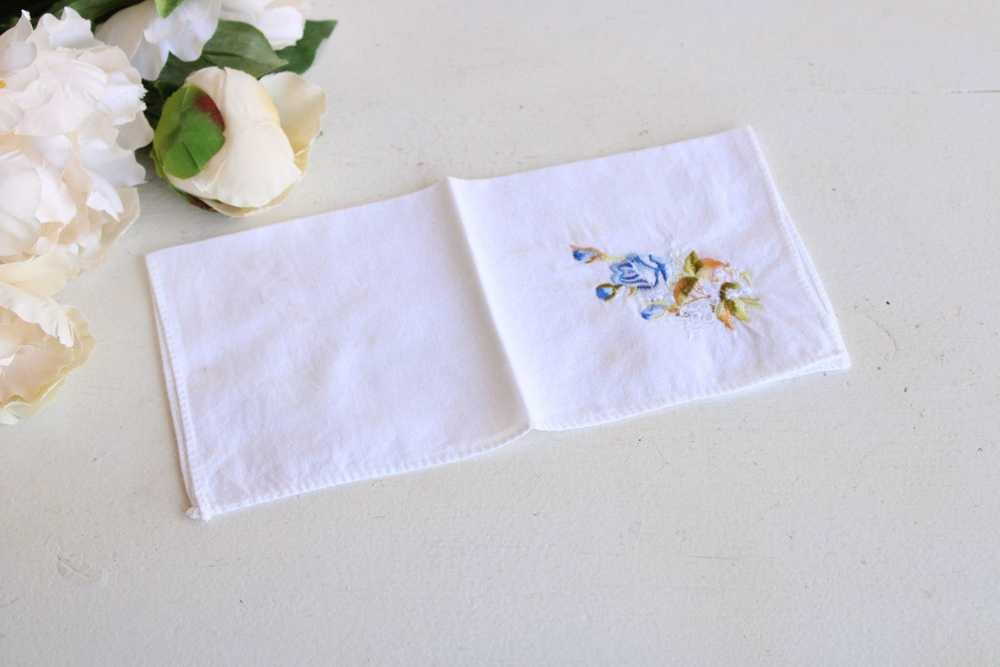 Vintage White Cotton With Blue Embroidered Roses … - image 3