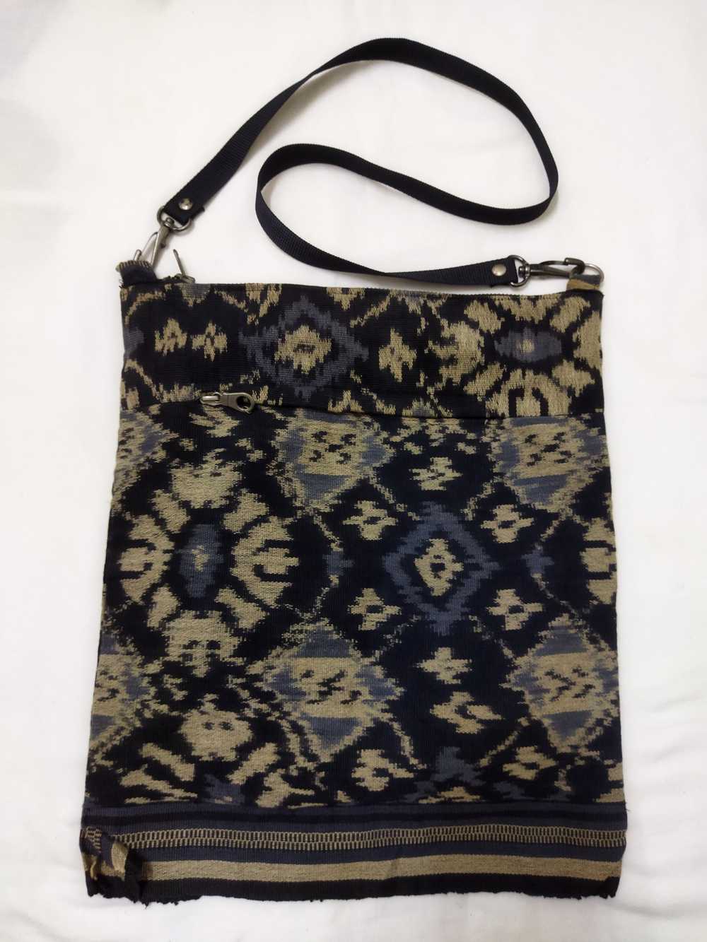 Japanese Brand × Native Native Sling Bag - image 1