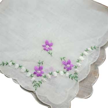 LOVELY Floral Embroidered Hanky,Vintage Handkerchi