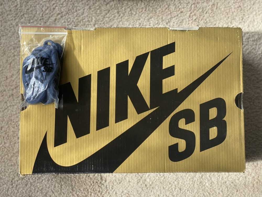 Nike Dunk High Pro SB Un-Futuras - image 5