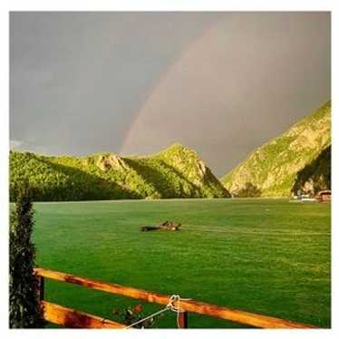 V A C A T I O N N O T I C E - image 1