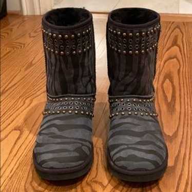 レアブーツ　Jimmy choo ✖️ugg 37サイズ ジミー チュウ×UGG Australiaのコラボブーツ