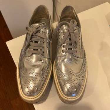プラダ　エスパドリーユ　シルバー 中古・古着通販】PRADA (プラダ) エスパドリーユウィングチップ