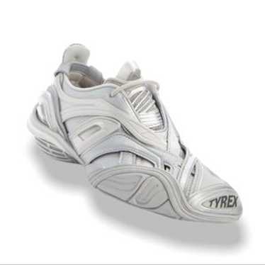 BALENCIAGA Tyrex silver 43 28.5 新品 BALENCIAGA Tyrex silver 43 28.5 新品 - メルカリ