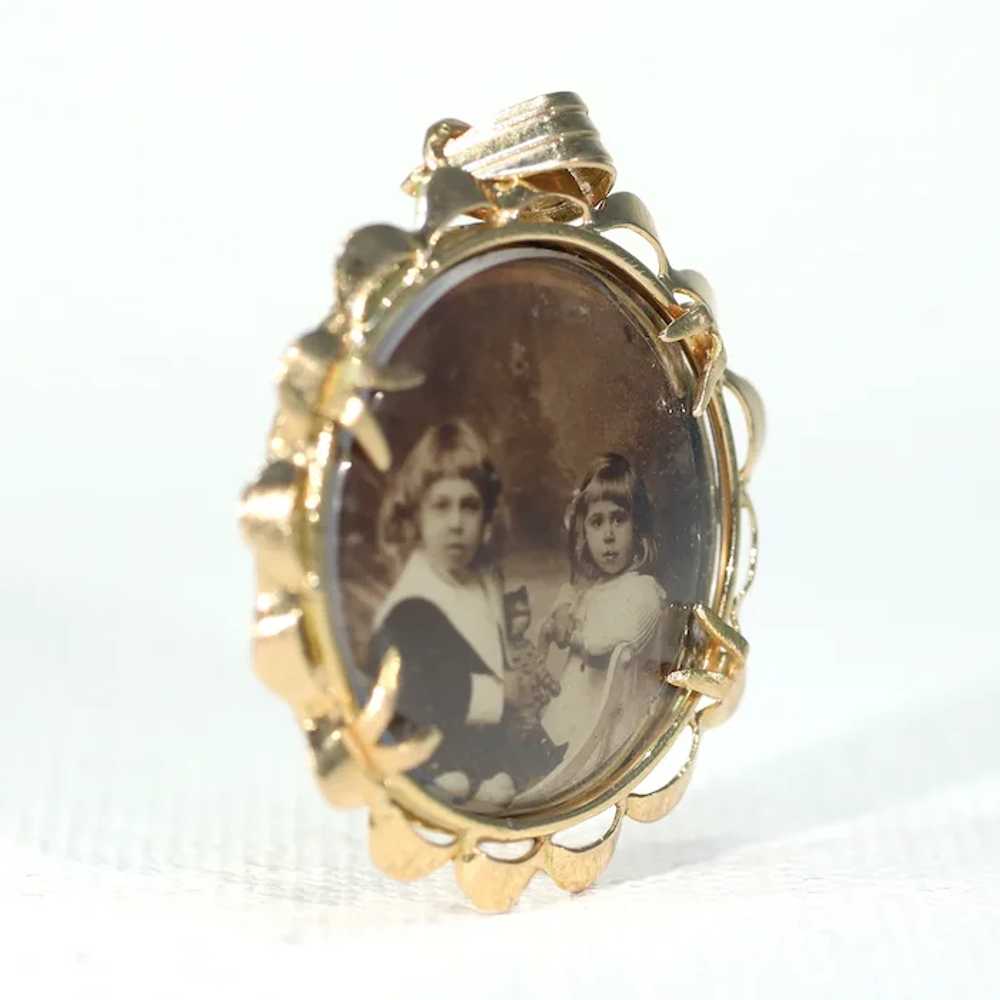 Antique 18k Round Frame Locket with Siblings Port… - image 2