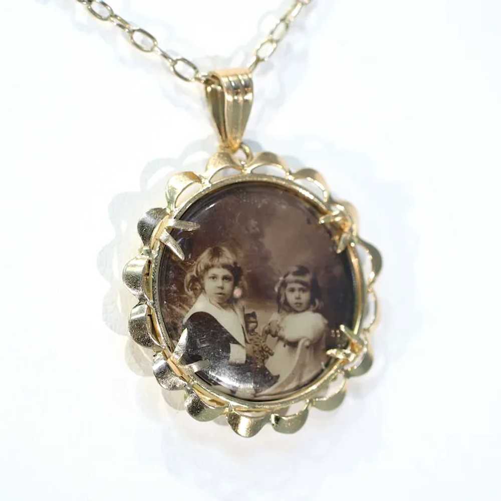 Antique 18k Round Frame Locket with Siblings Port… - image 5