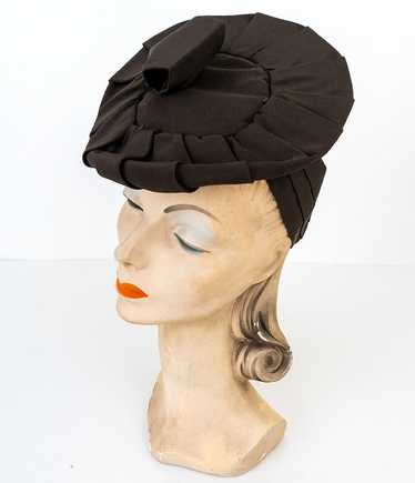 1940s Satin Fascinator Tilt Hat - image 1
