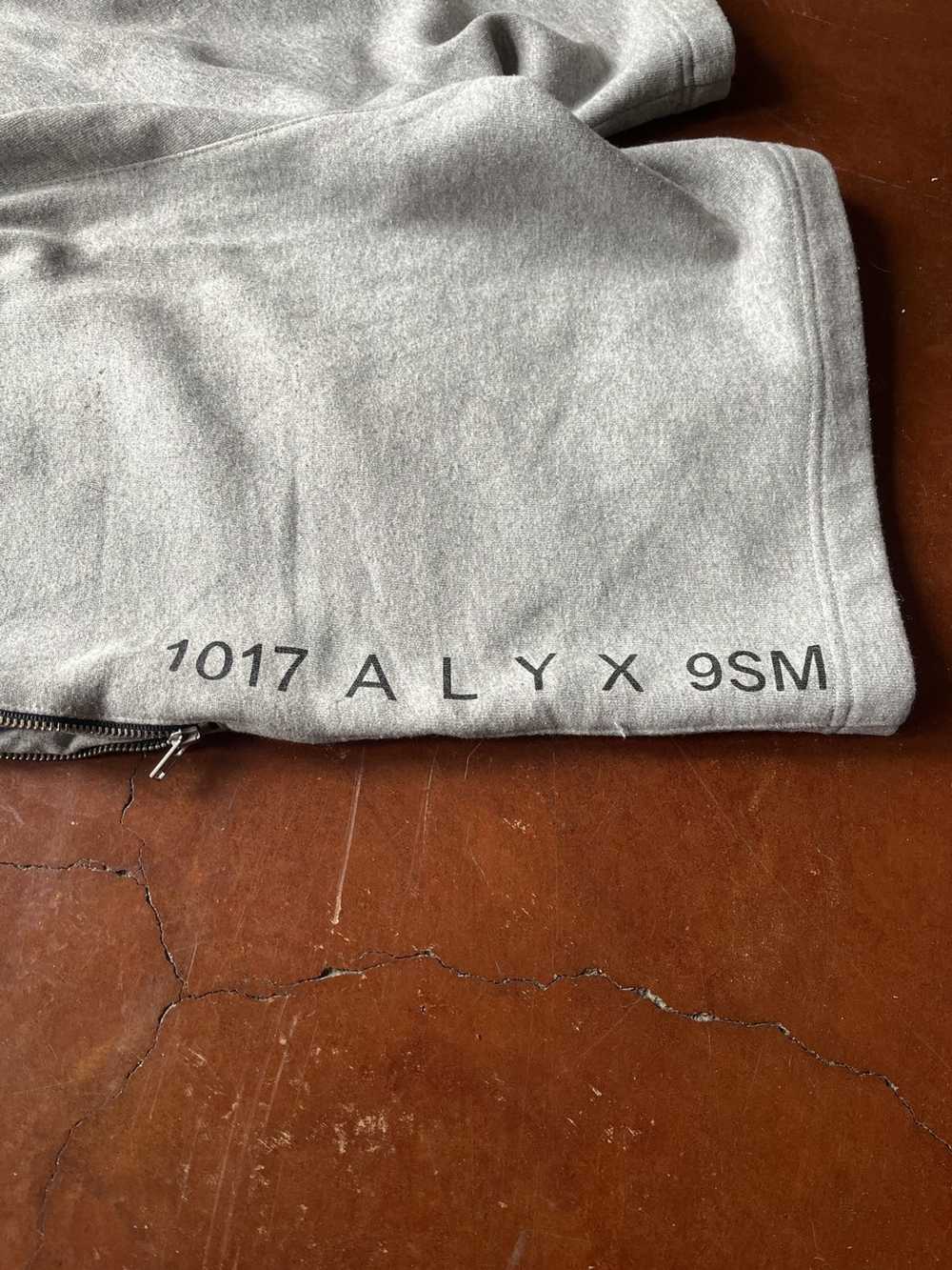 1017 ALYX 9SM 1017 ALYX 9SM Logo Sweat Shorts Grey - image 3