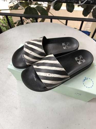 Off white spray online striped slides