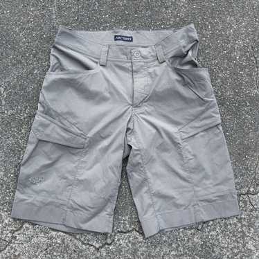 Arc'Teryx Retro Arc’Treyx Cargo Hiking Shorts - image 1